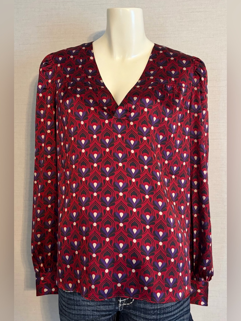 Women's Large White House Black Market V-Neck Long-Sleeve Top